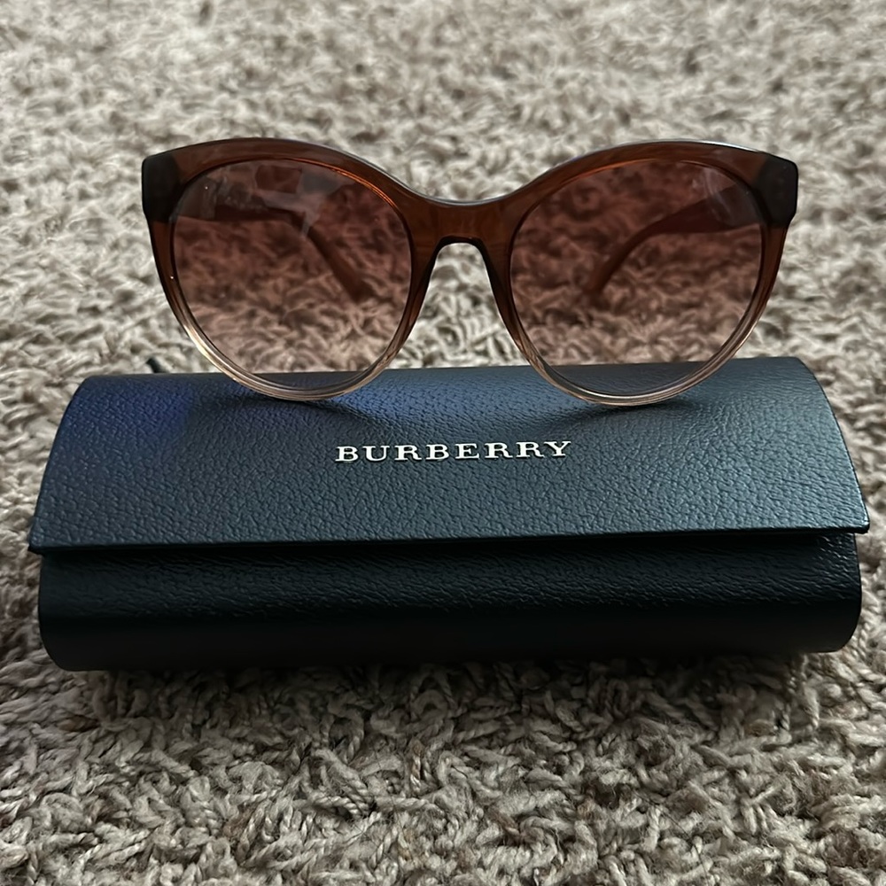 Burberry Brown Gradient sunglasses❤️